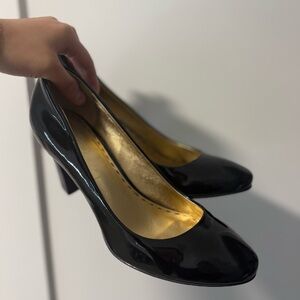 Coach Sheri Black Round Toe Patent Leather Heels Pump Women's Size 8‎